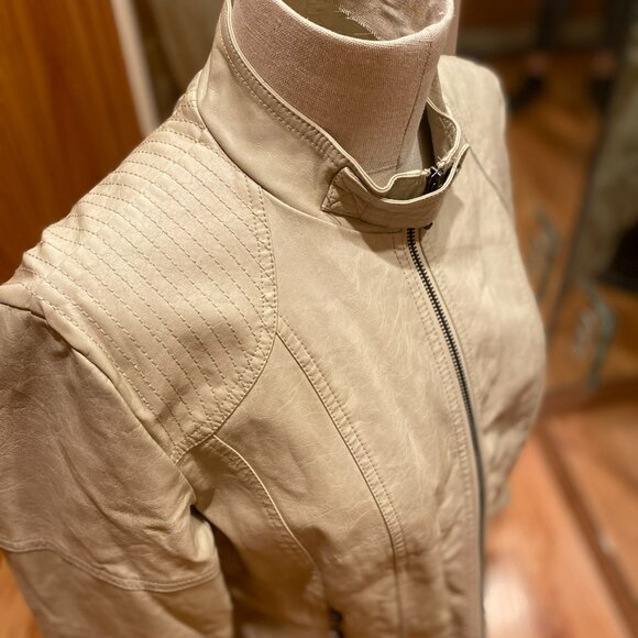 Studio M Faux leather jacket. Tan. XL - Picture 8 of 8